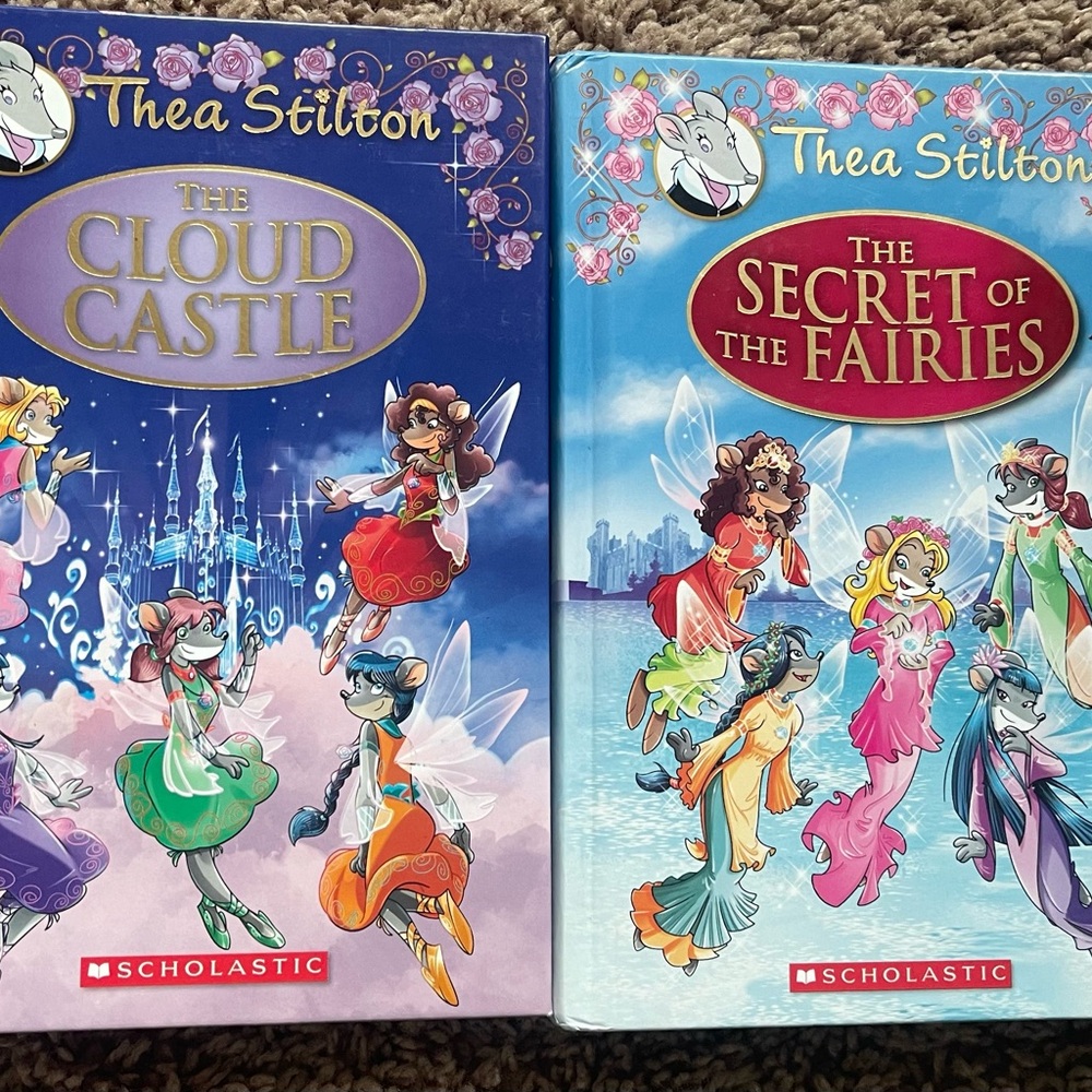 Scholastic Thea Stilton Magical Adventure Set - Blue and Red